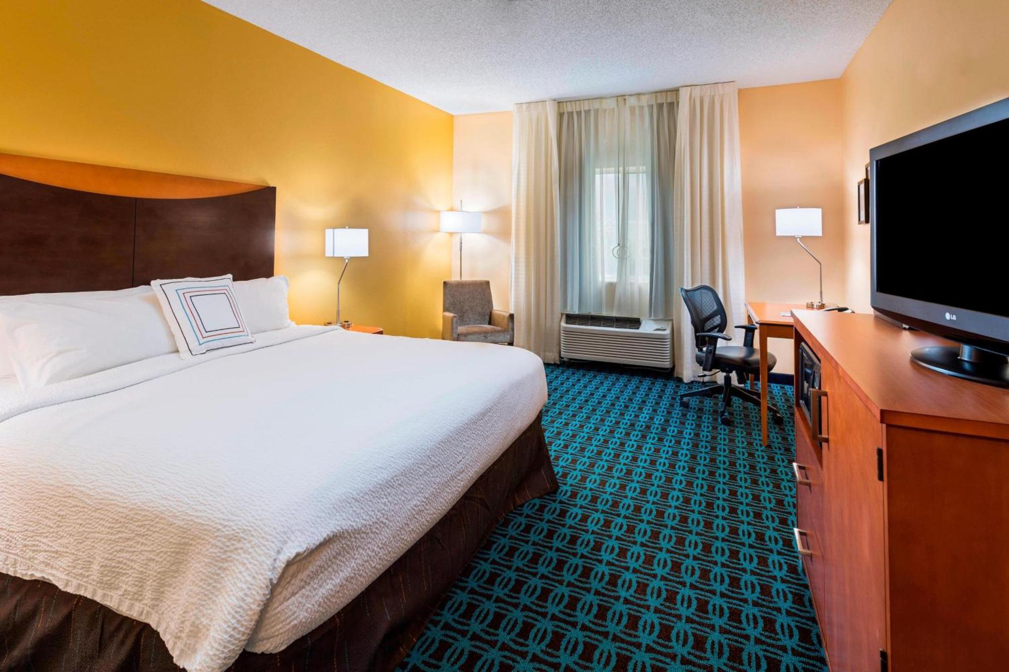 Fairfield Inn And Suites St Petersburg Clearwater Pinellas Park Exterior photo