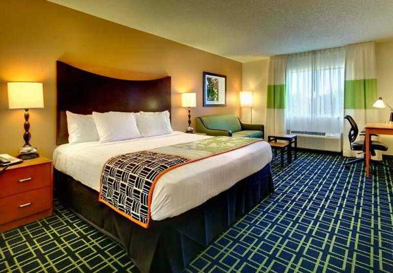 Fairfield Inn And Suites St Petersburg Clearwater Pinellas Park Room photo